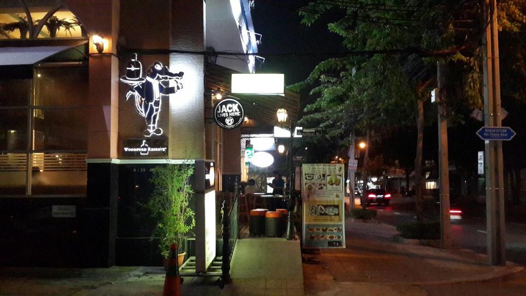 Hotel De Sky Sukhumvit Ekkamai Bangkok Esterno foto